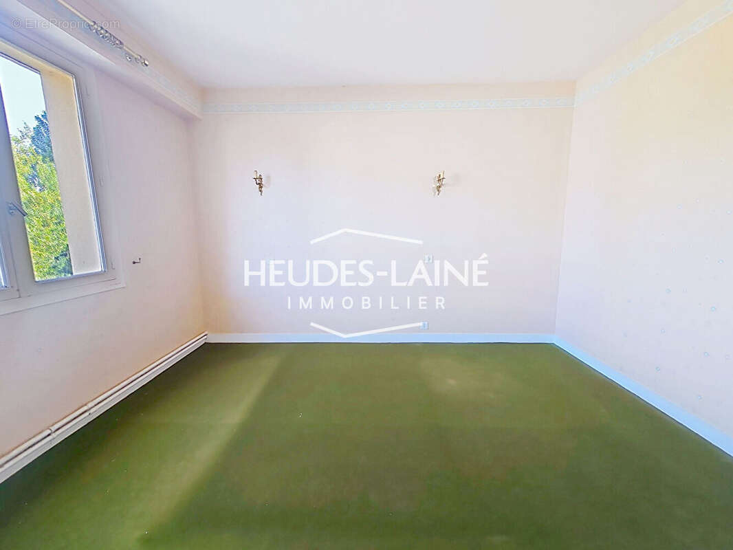 Appartement F4 à rénover - AVRANCHES - photo 4