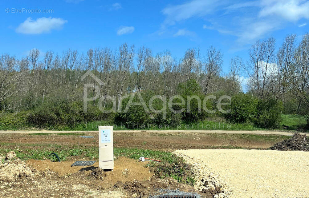 Terrain à VAUX-SUR-MER