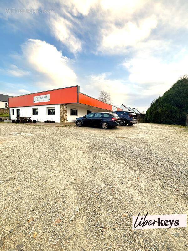 Commerce à LOCQUELTAS