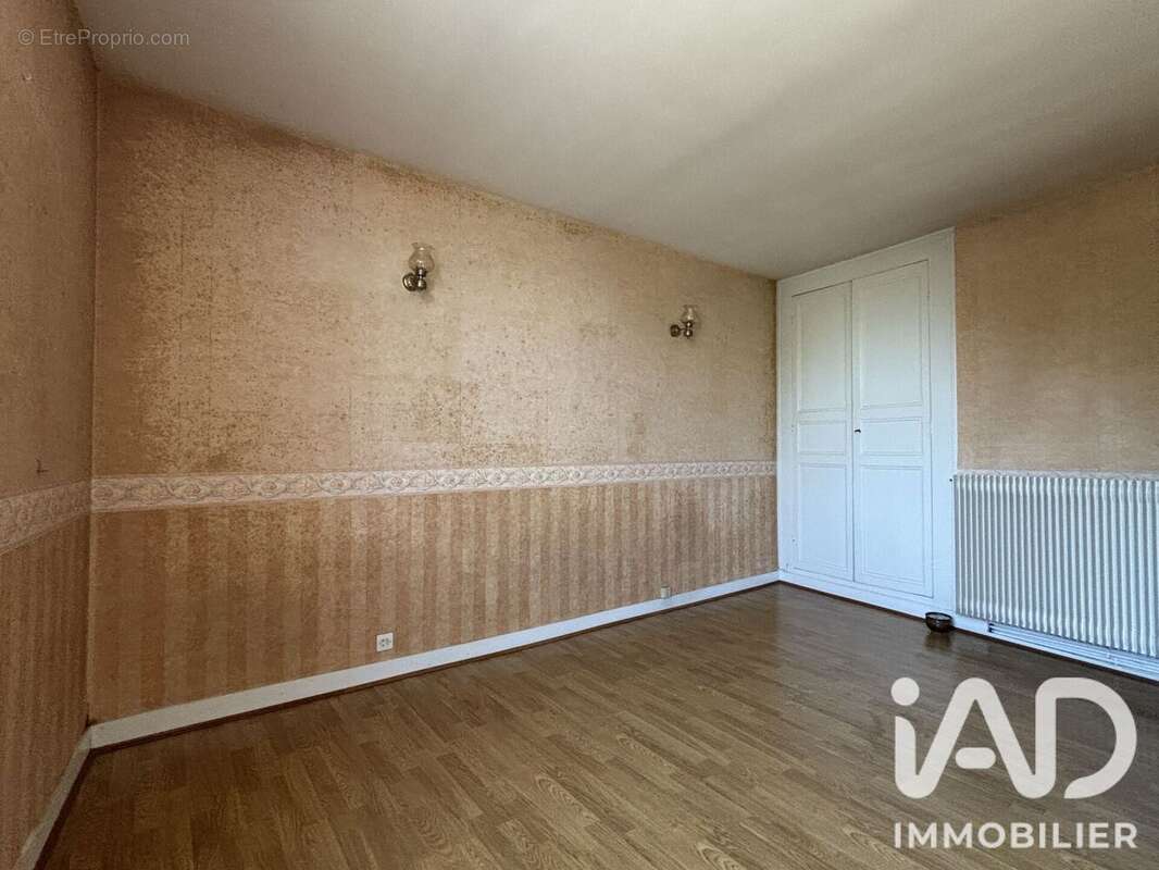 Maison 107 m² à Souzay-Champigny  - photo 9