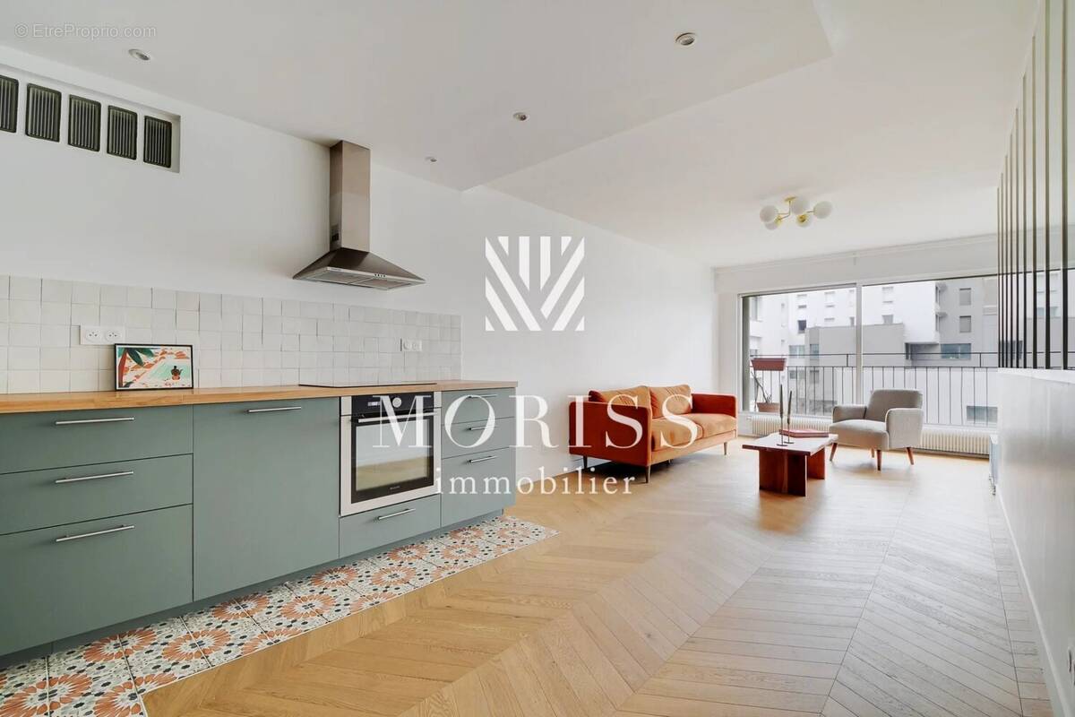 Appartement à PARIS-16E