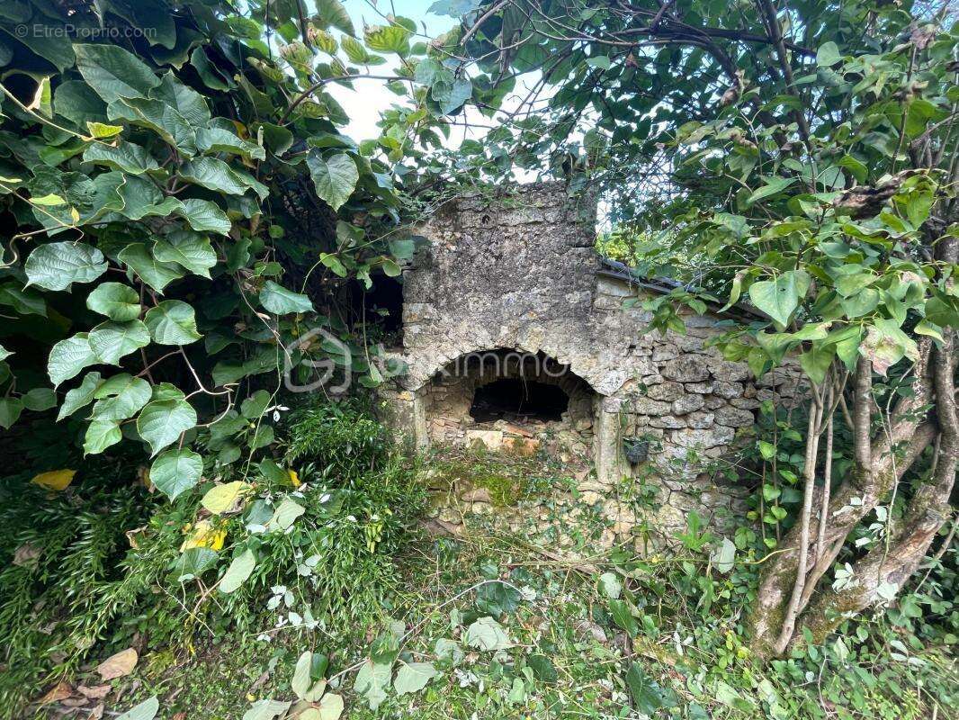 Maison à PRESSIGNAC-VICQ