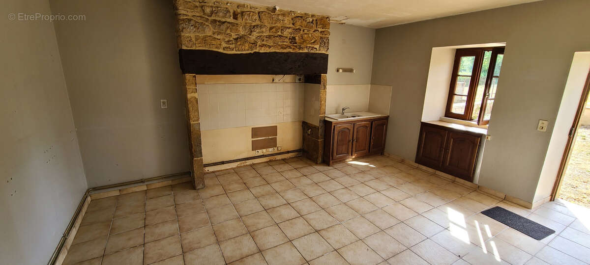 Propriété en pierre avec grange et plus de 14 000 m2 de terrain - photo 5