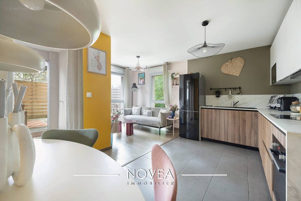 Appartement à SATHONAY-CAMP