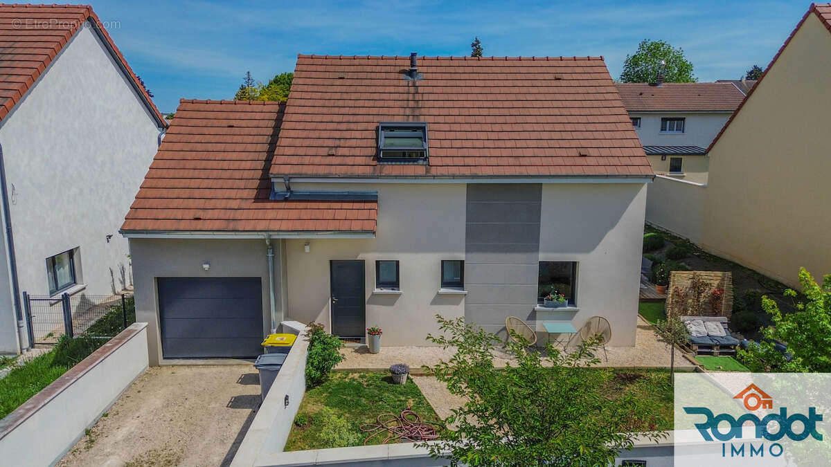 Maison à IS-SUR-TILLE
