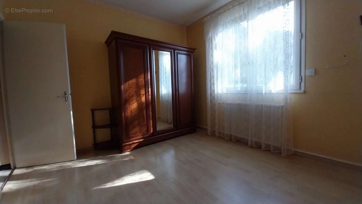 Maison à SAINT-MARTIN-LAGUEPIE