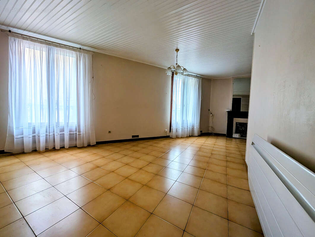 Maison à VILLEVEYRAC