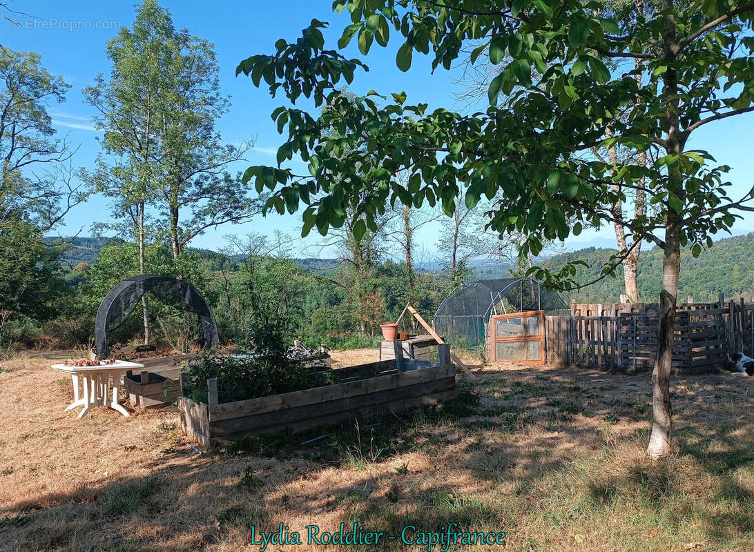 Maison 177 m2 - 6 pièces - 3 Chambres avec vue exceptionnelle à Saint Victor Montvianeix (63550) - photo 23