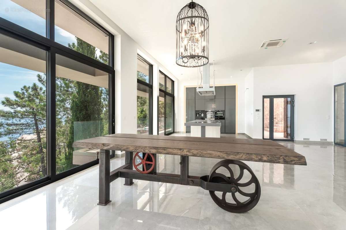 Maison à THEOULE-SUR-MER