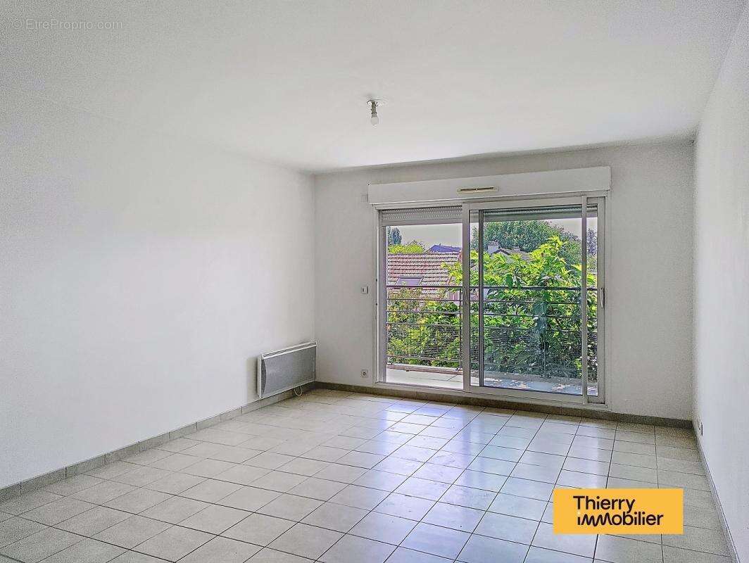 T3 spacieux avec balcon - bout des pavés - photo 2
