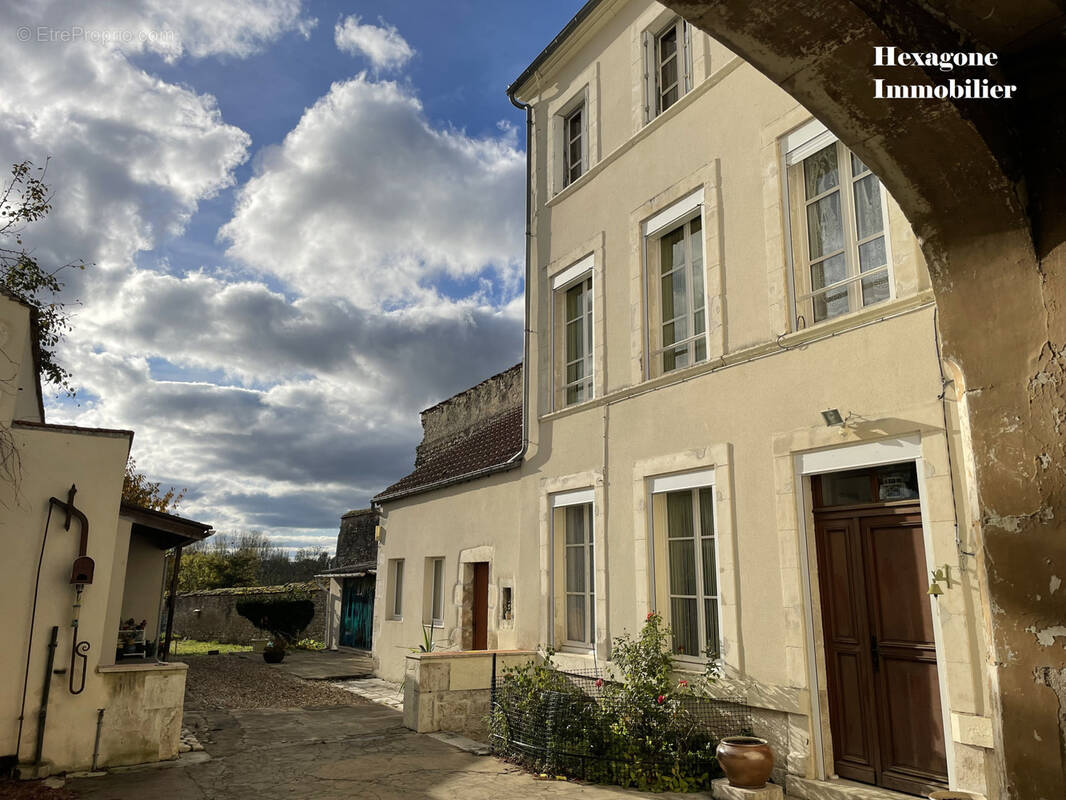 Maison à BONNY-SUR-LOIRE
