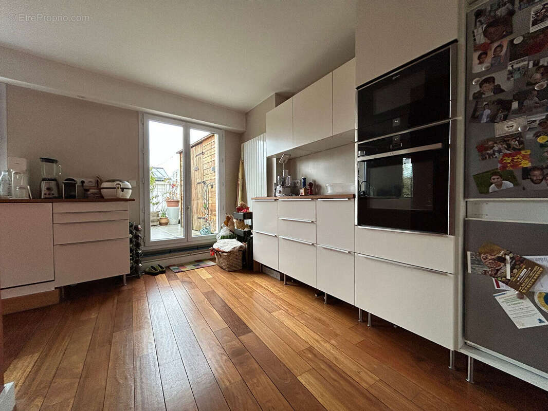 Appartement à PARIS-14E