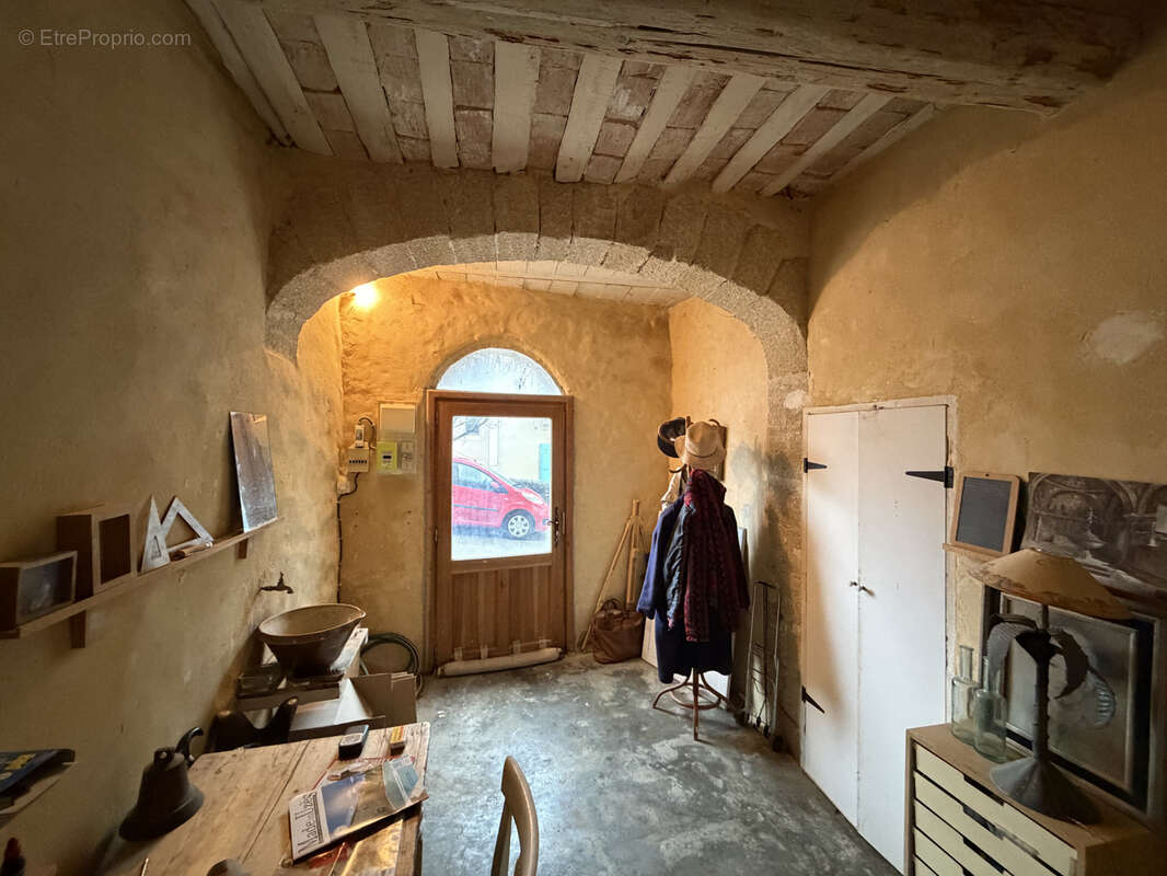 Maison à SAINT-QUENTIN-LA-POTERIE