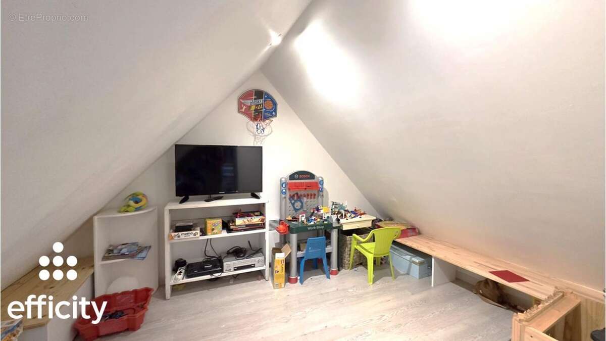 Maison à BOURG-DES-COMPTES