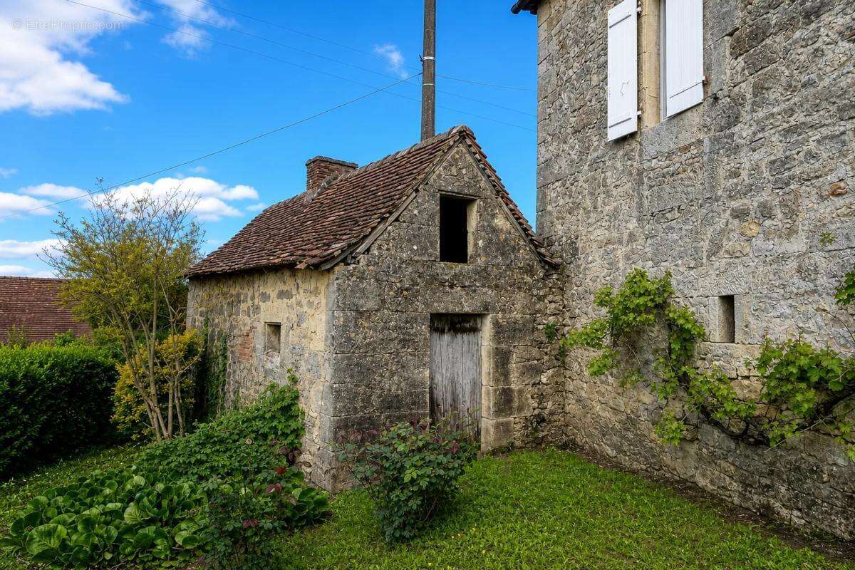 Maison à SEGONZAC