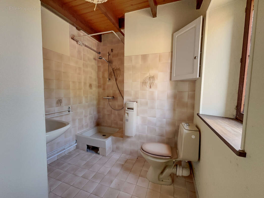 Maison à FONTAINE-HENRY