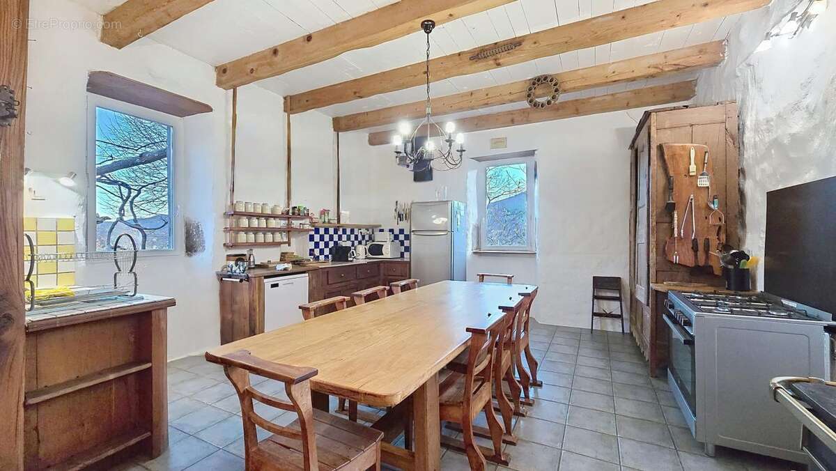 Maison à JAUJAC