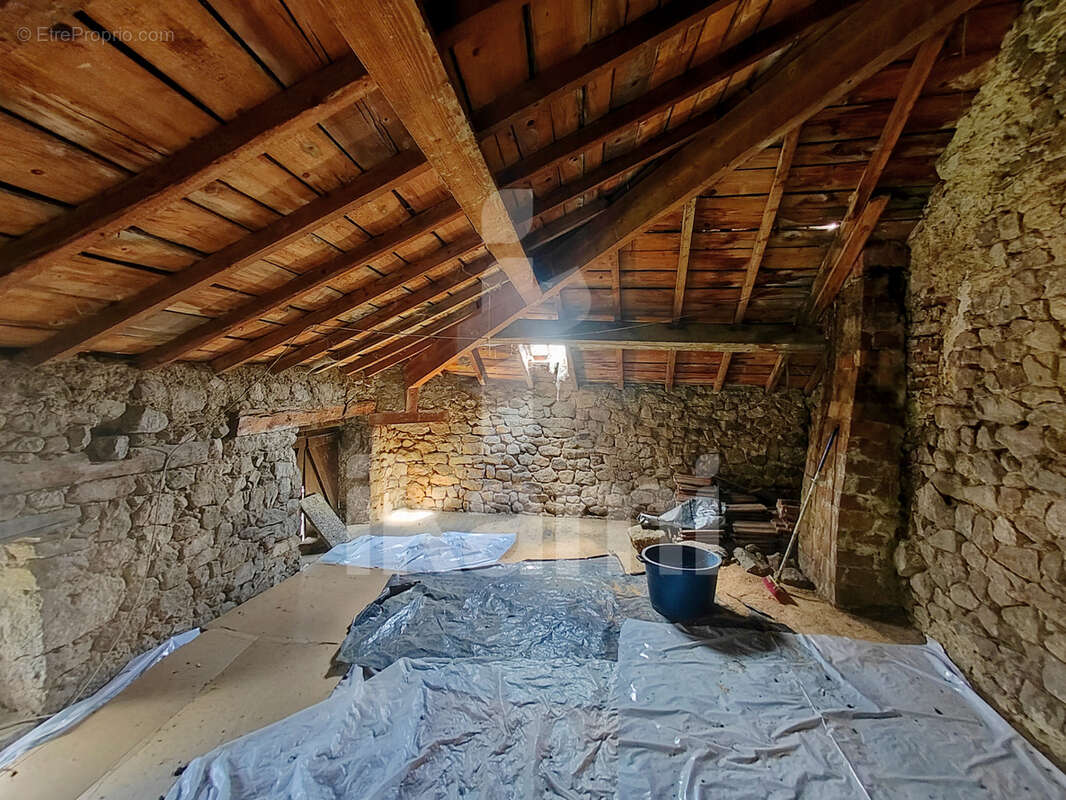 Maison de caractère avec grange - photo 12