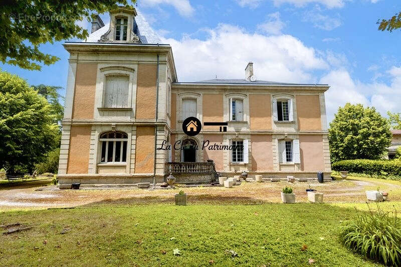 Maison à AMBARES-ET-LAGRAVE
