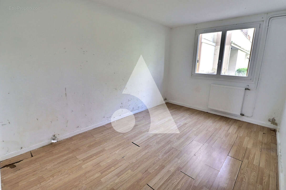 Grand 4 pièces familial de 83 m² à rénover ? Coeur de Saint-Ouen-l'Aumône - photo 6