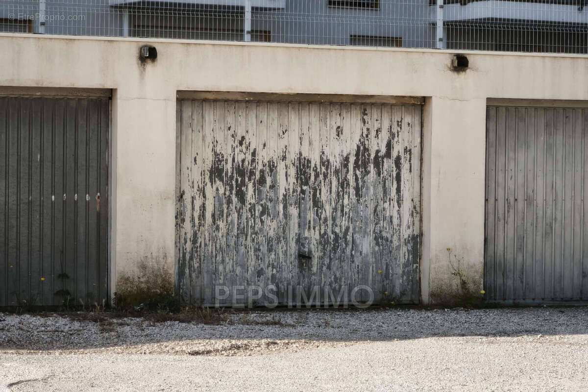 Parking à MARTIGUES