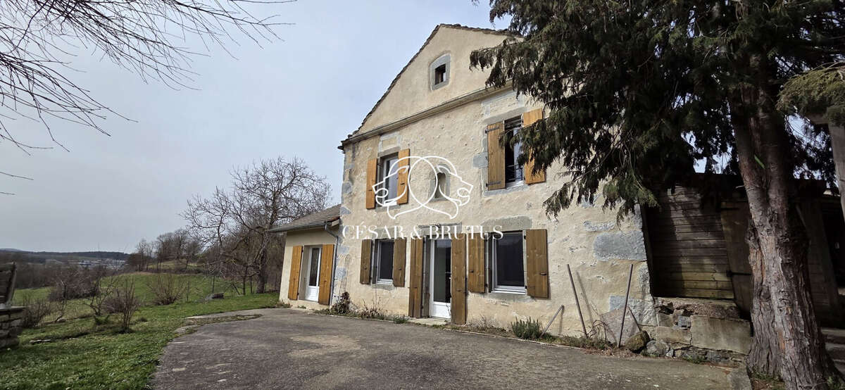 Maison à SAINT-JULIEN-CHAPTEUIL