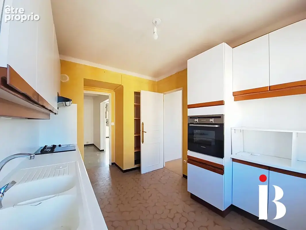 Appartement T4 de 102 m² Dernier étage Quartier Beauséjour - photo 4