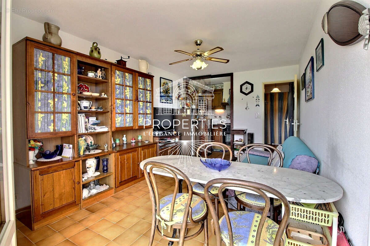 Bormes - la faviere -t2 cabine - dernier etage  - terrasse -  double garage - photo 3