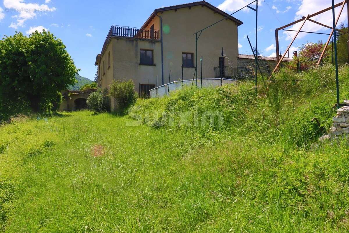 Maison à SAINT-JULIEN-EN-QUINT