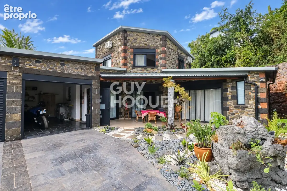 Photo Maison à Sainte-Marie au prix de 575 000€