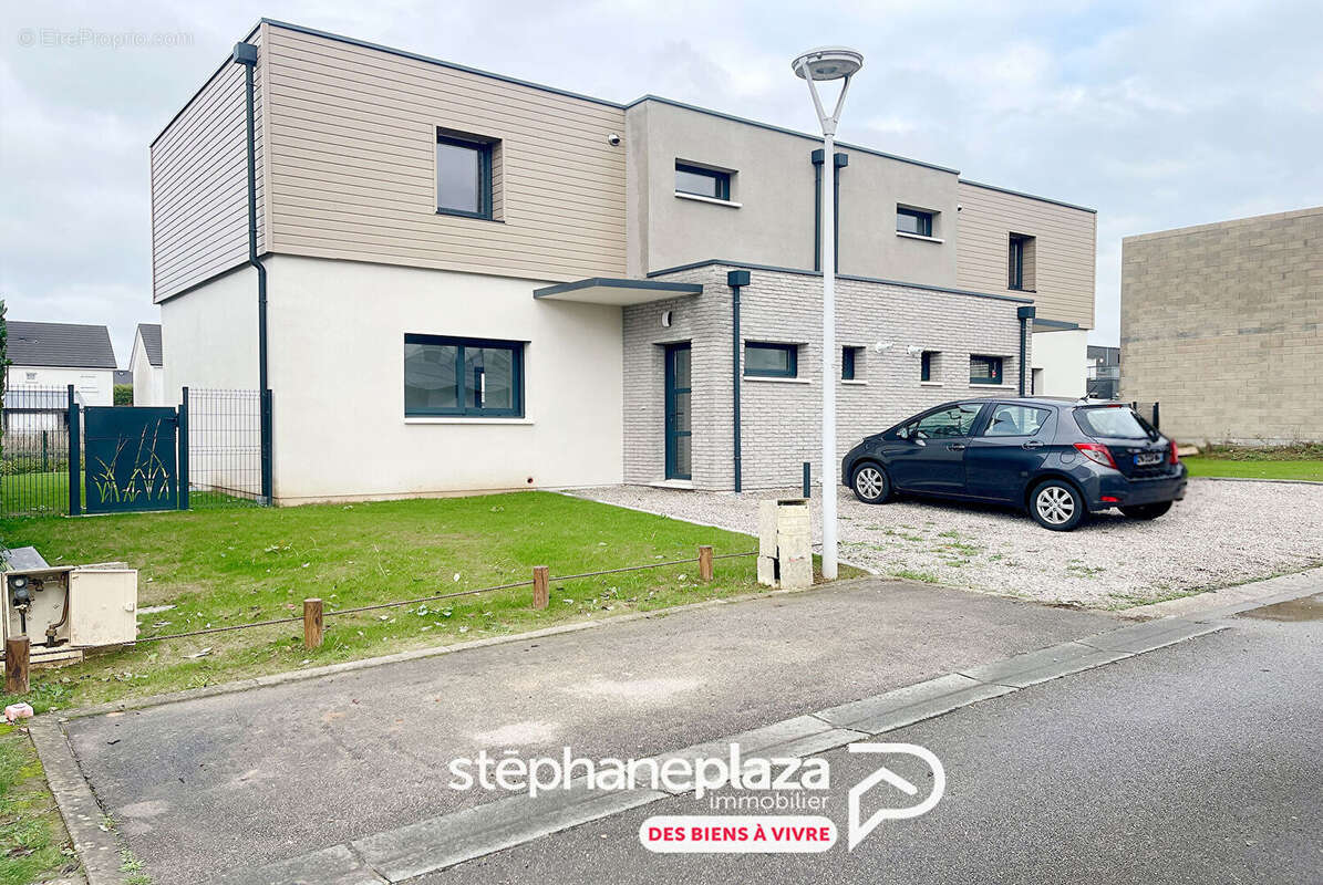 Maison à FRANQUEVILLE-SAINT-PIERRE