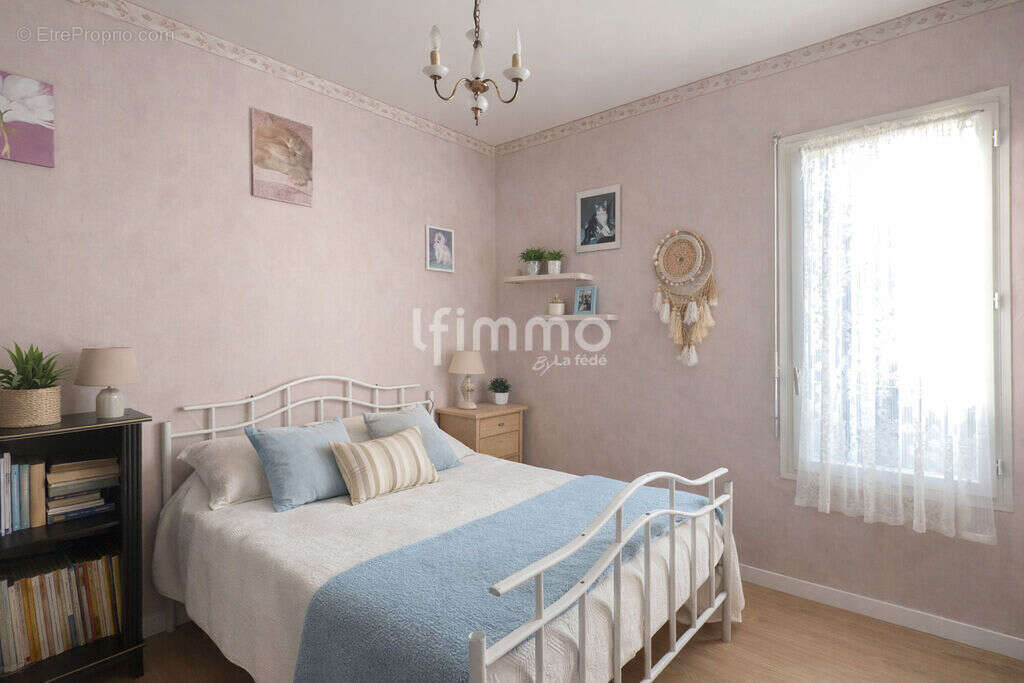 Maison à SAINTE-VALIERE