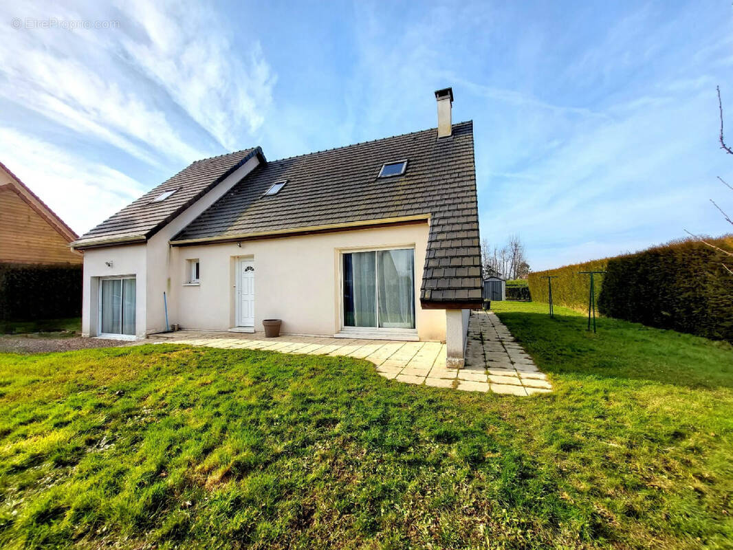 Maison à LA SAUSSAYE