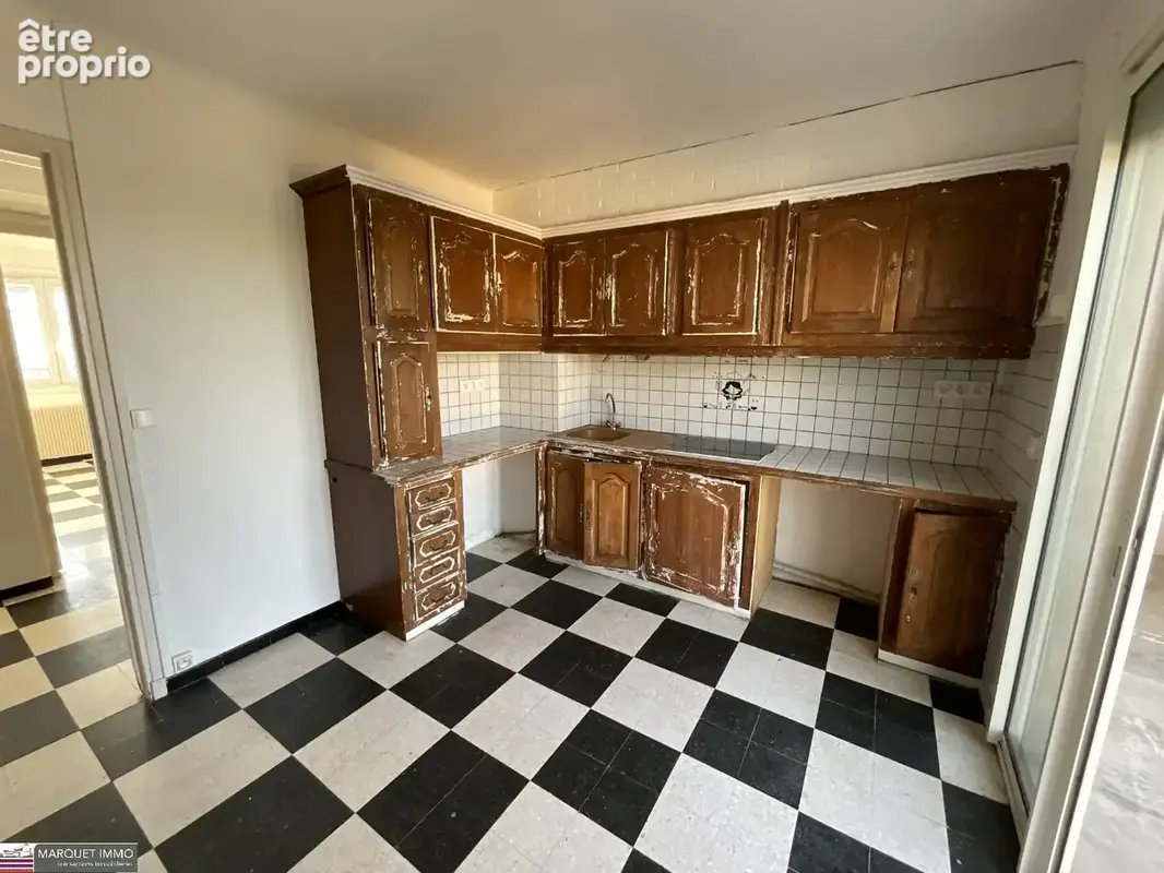 APT T4 85 m² au 3° avec balcon 2 m², loggia 6 m², cellier 4 m² et garage de 15 m².... - photo 6