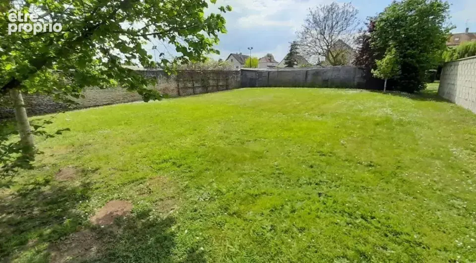 Terrain à MOULT