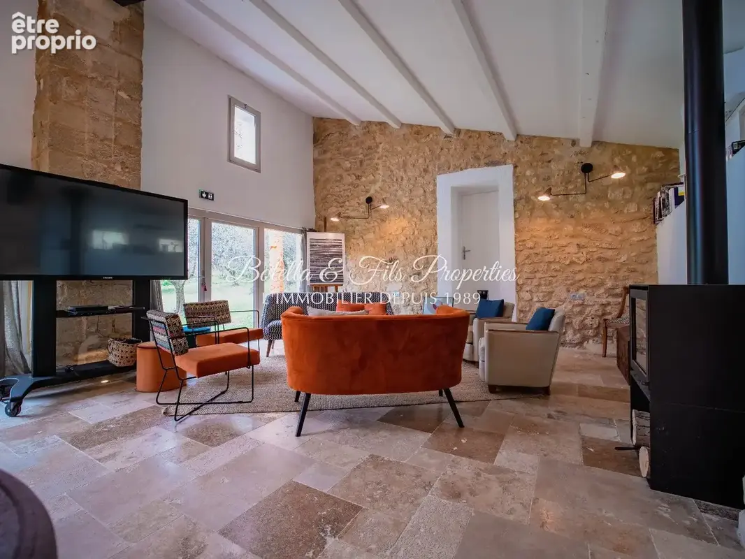 Maison 32 pièces 1 600 m² à vendre à Uzes (30700) - photo 7