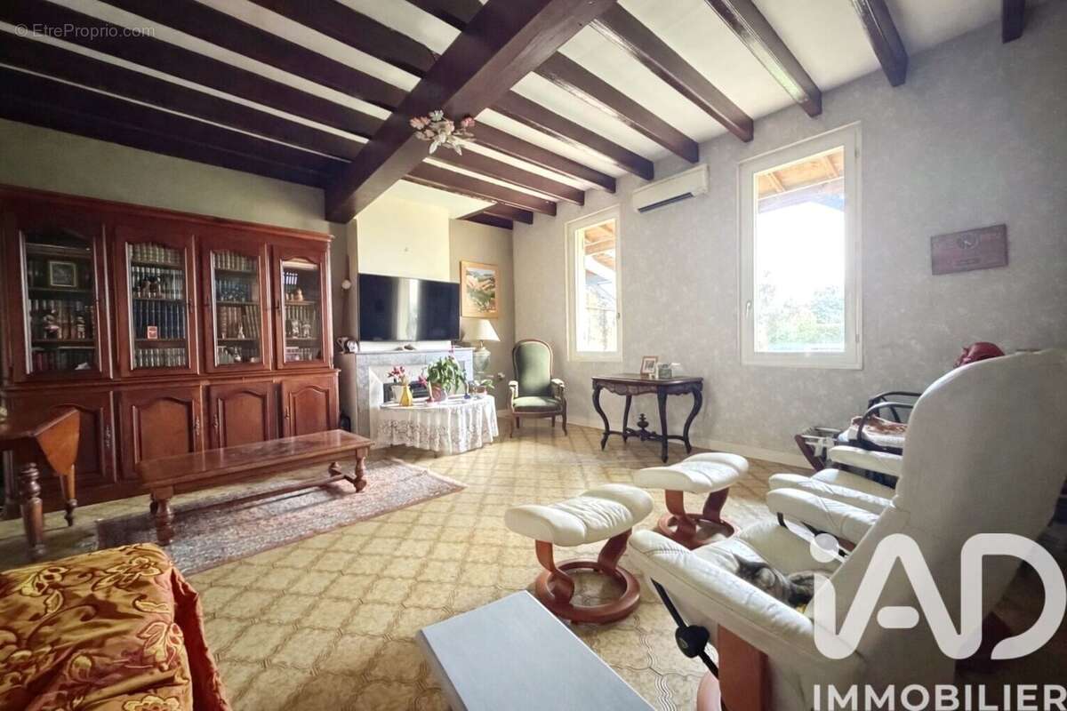 Photo 3 - Maison à SAINT-MEDARD-DE-GUIZIERES