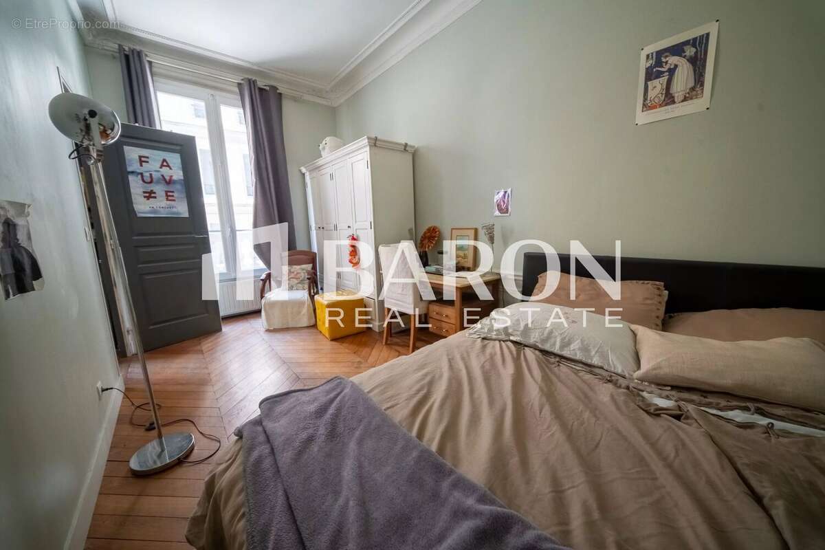 Appartement à PARIS-17E