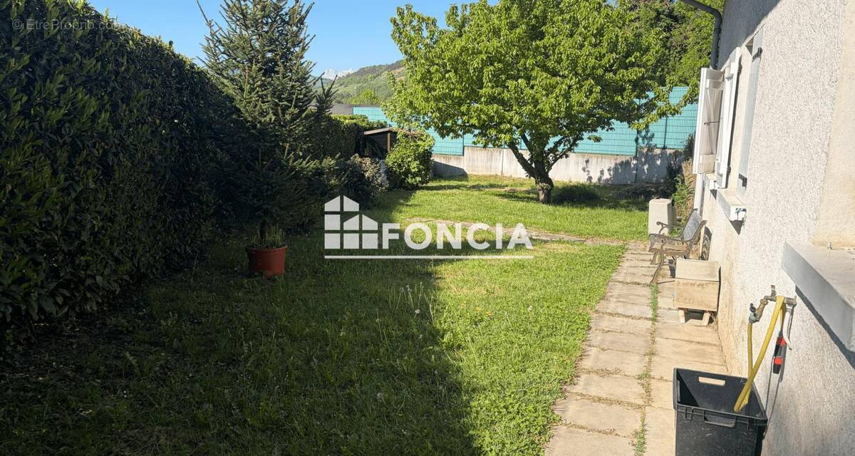 Appartement à VAULNAVEYS-LE-HAUT