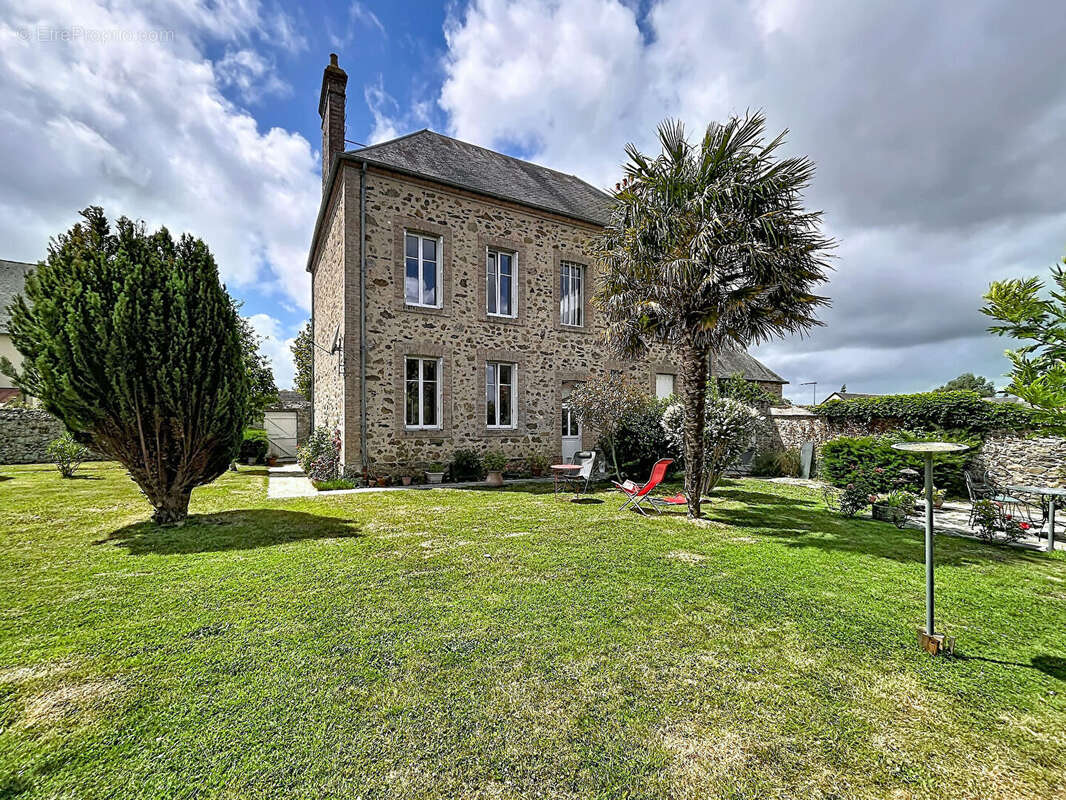 Maison à SAINT-JEAN-DE-DAYE