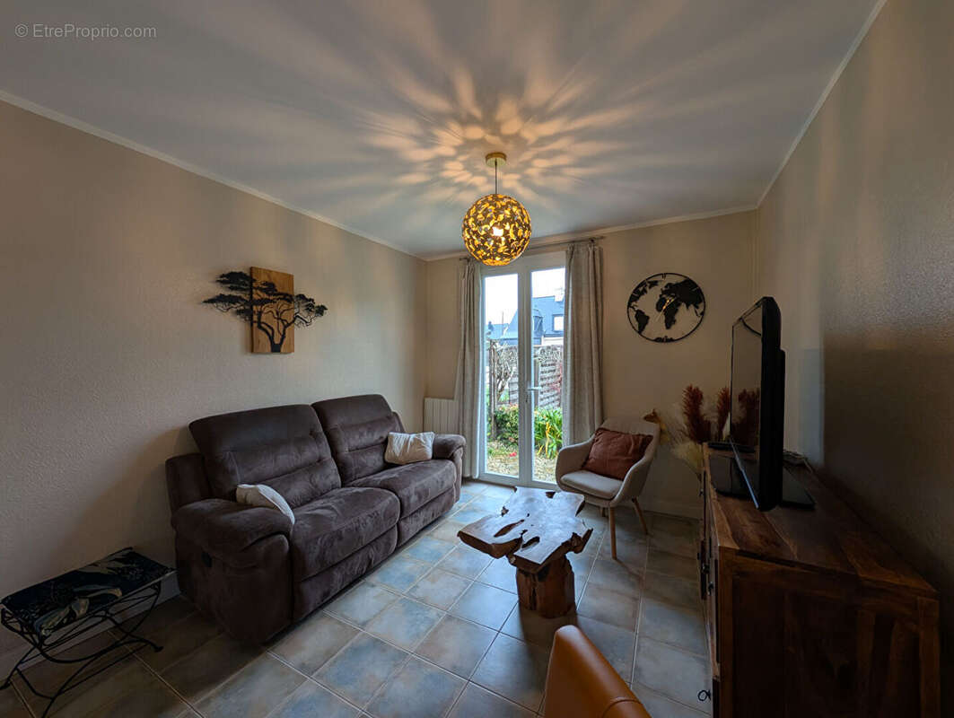 Maison à LE VIVIER-SUR-MER