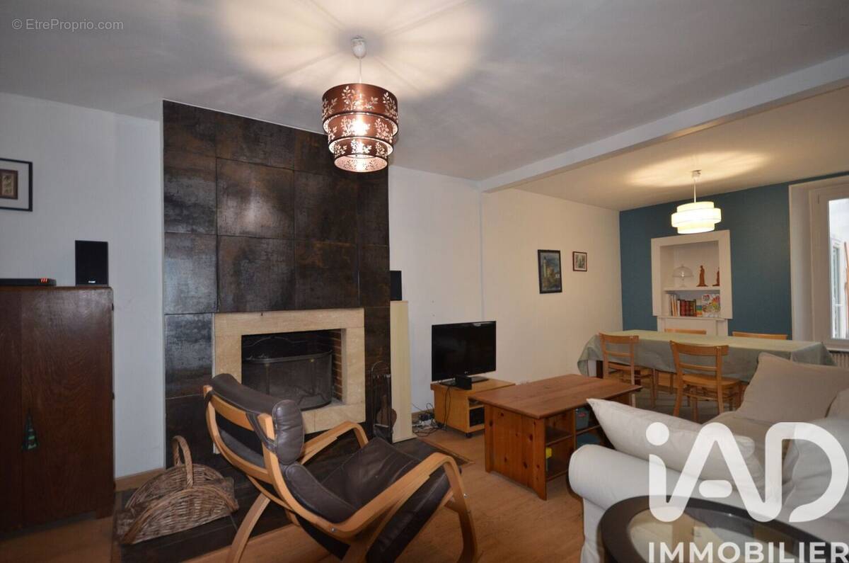 Photo 1 - Maison à SAULX-LES-CHARTREUX
