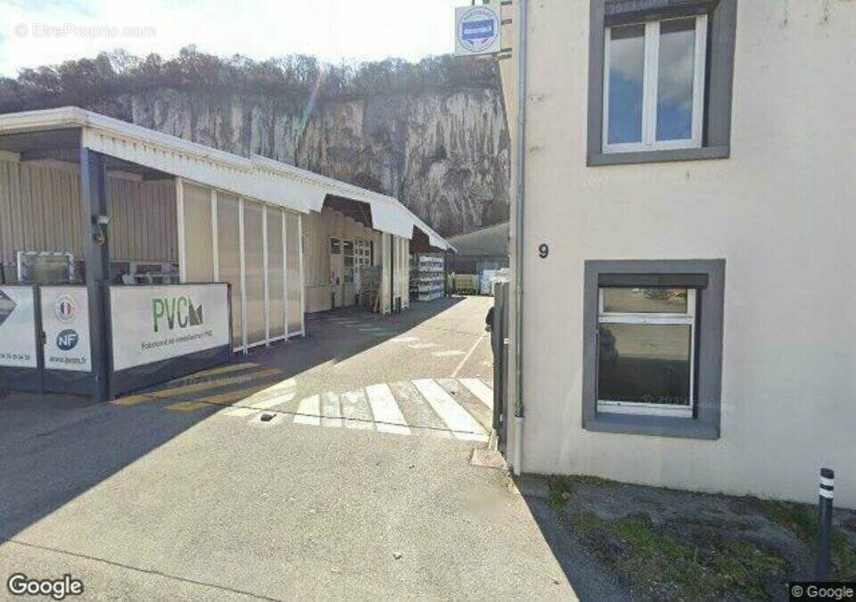 Commerce à FONTAINE