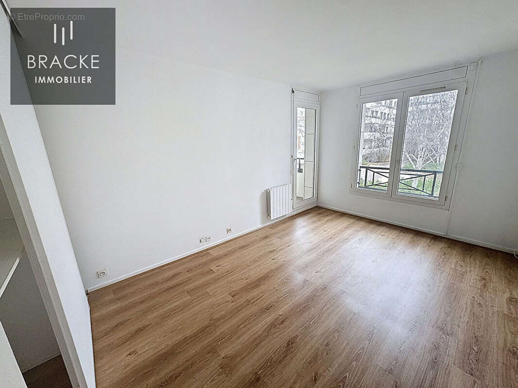 Appartement à COURBEVOIE