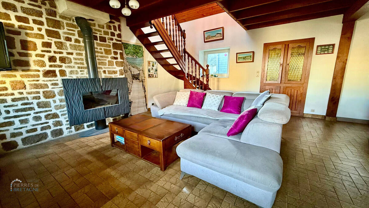 Maison à PLOUGUIN