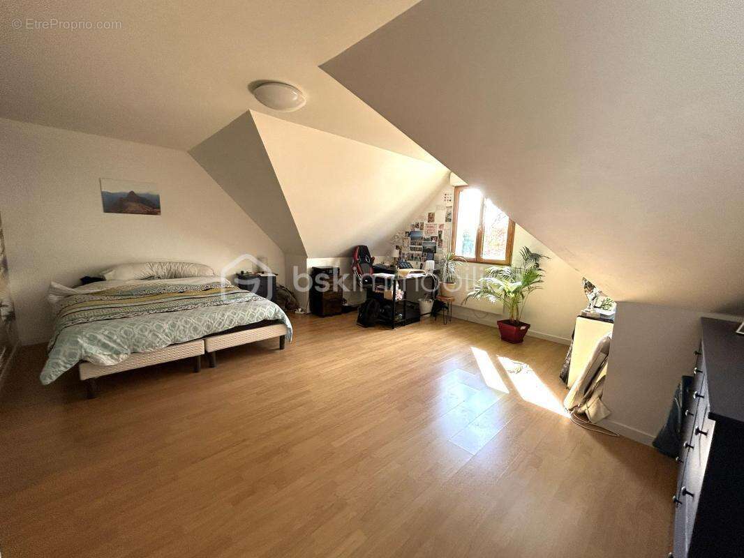 Maison à SAINTRY-SUR-SEINE