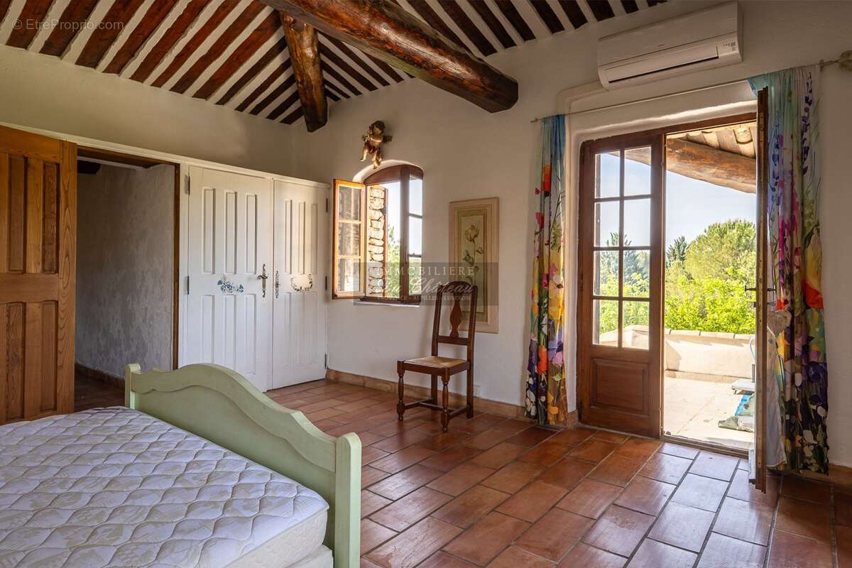 Maison à GORDES