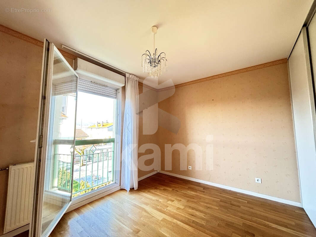 Appartement à CRAPONNE