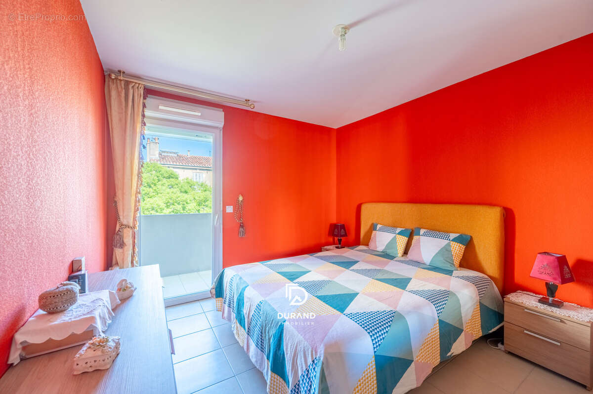 Appartement à MARSEILLE-3E