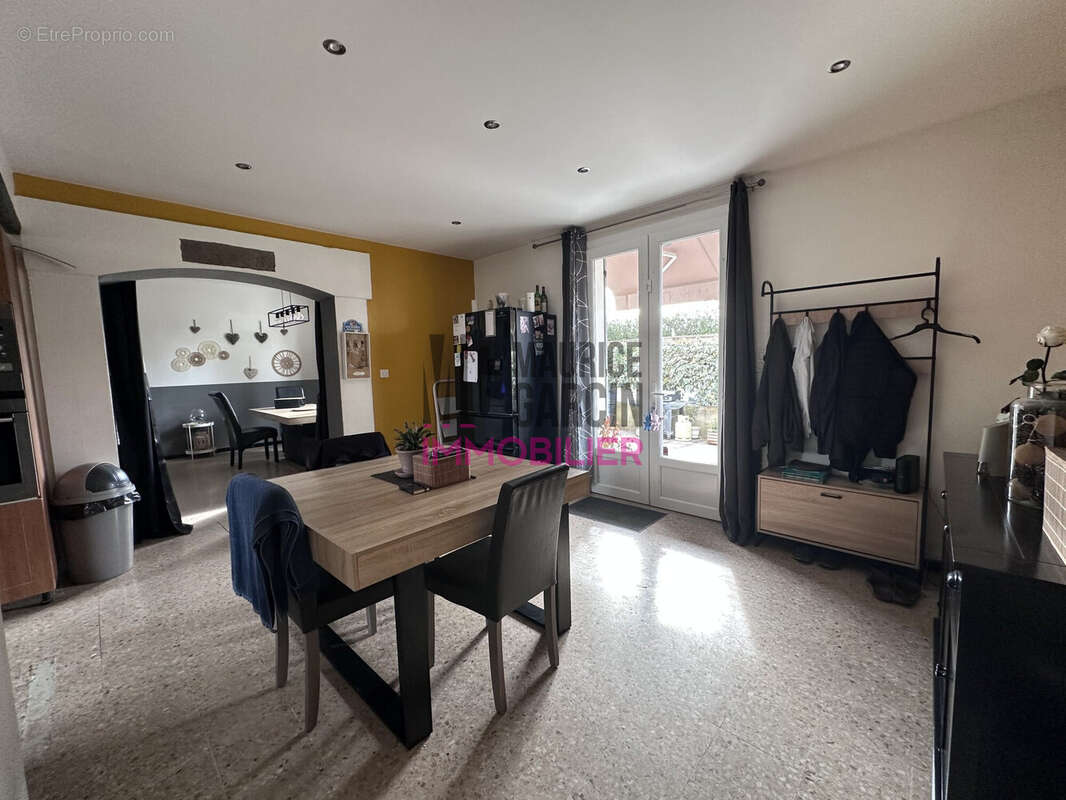 Maison à PERNES-LES-FONTAINES